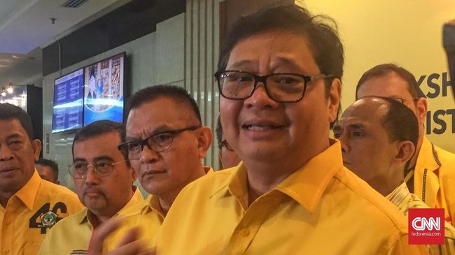 Airlangga Ogah Ikuti Cak Imin Singgung Jatah Kursi Menteri Ketum Golkar Airlangga Hartarto mengatakan partainya akan membahas pembagian kursi menteri setelah pilpres digelar pada 17 April mendatang.