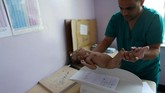 FOTO: Kisah Pilu Anak-anak Yaman Malnutrisi Korban Perang Perang yang menahun di Yaman membuat lebih dari 11 juta anak terancam kelaparan, kekurangan gizi, penyakit, dan kekurangan akses layanan kesehatan.