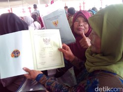 1.725 Sertifikat Tanah Warga Sumbar Dibagikan
