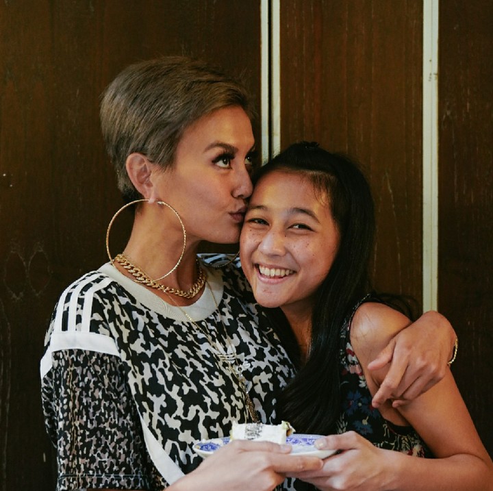 <p>Artis bertalenta dan internasional, Agnez Mo dekat banget sama keponakannya Chloe. (Foto: Instagram/chloexaviera)</p>
