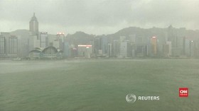 VIDEO: Badai Mangkhut Bergeser ke Hong Kong