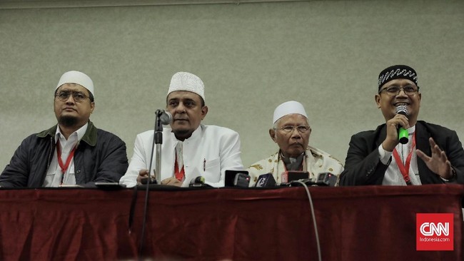 Ketua Gerakan Nasional Pengawal Fatwa (GNPF) Ulama Yusuf Muhammad Martak menganggap wajar suara umat Islam terbelah dalam pada Pilpres 2019 nanti.