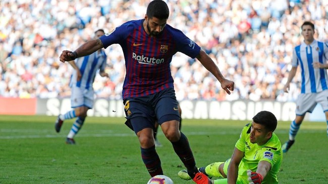 Barcelona berhasil meraih hasil positif di pekan keempat karena mereka sukses membuat jarak dengan Real Madrid dan Atletico Madrid.