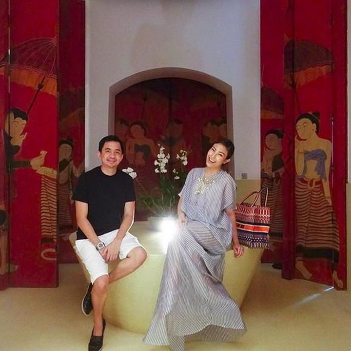 <p>Kebahagiaan terpancar banget dari pasangan ini. (Foto: Instagram @mrsayudewi)</p>