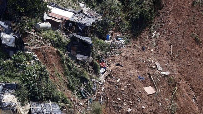 Korban Badai Usman di Filipina Bertambah Jadi 126 Orang Badai tropis Usman menerjang Filipina beberapa hari setelah Natal. Korban yang tewas kebanyakan yang enggan dievakuasi.