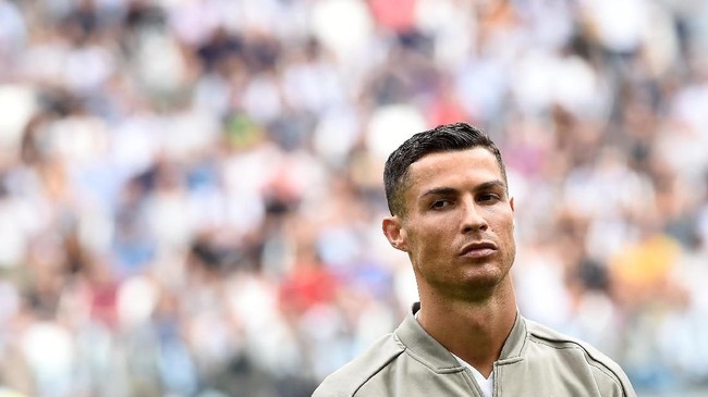 Cristiano Ronaldo menyebut gol tendangan salto miliknya lebih bagus dari gol Mohamed Salah yang memenangkan penghargaan Puskas Award 2018.