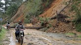 FOTO: Topan Mangkhut Membawa Maut Topan Mangkhut yang bertiup pada akhir pekan lalu membawa maut di Filipina hingga 59 orang dilaporkan tewas.