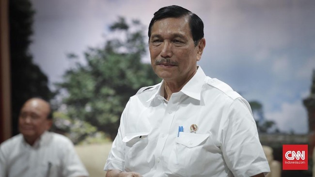 Menteri Koordinator Kemaritiman Luhut Binsar Panjaitan meminta agar masyarakat tidak melihat pelemahan rupiah hanya dari satu sisi, tetapi secara komprehensif.