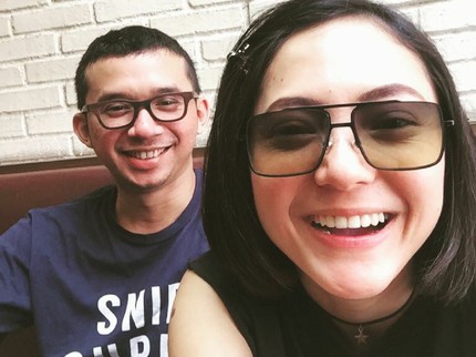So Sweet! Suami Siap Jadi 'Samsak' Saat Poppy Sovia Hamil