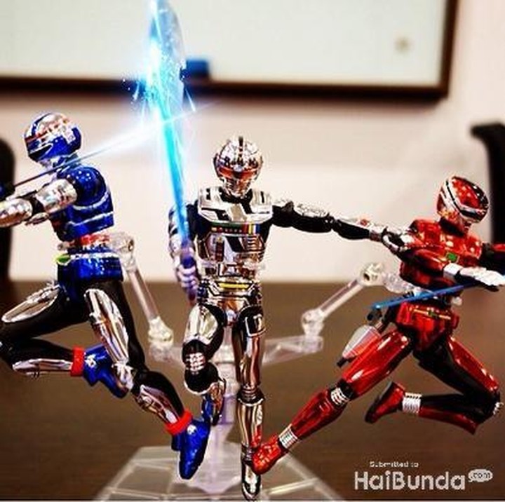 <p>Koleksi mainan biasanya diletakkan Reino di kantornya, Bun. (Foto: Instagram @reinobarack)</p>