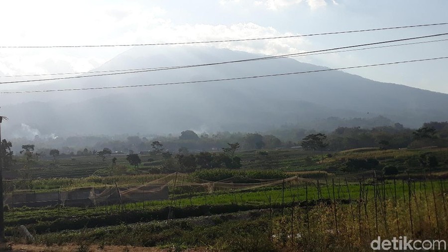 Gunung Lawu dan mitosnya