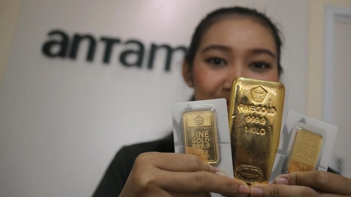 Masih Takut Corona, Harga Emas Antam Drop Rp 1.000/gram