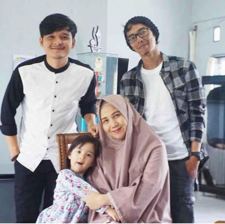 <p>Temen seperjuangan Dito sudah punya anak. Semoga Dito dan Anisa Rahma cepat diberi momongan ya. (Foto: Instagram@ananditodwis)</p>