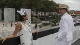 FOTO: 'Memutihkan' Pulau di New York New York City Diner en Blanc mampu menarik minat ribuan wisatawan untuk mencicipi sensasi makan malam bersama yang spesial.