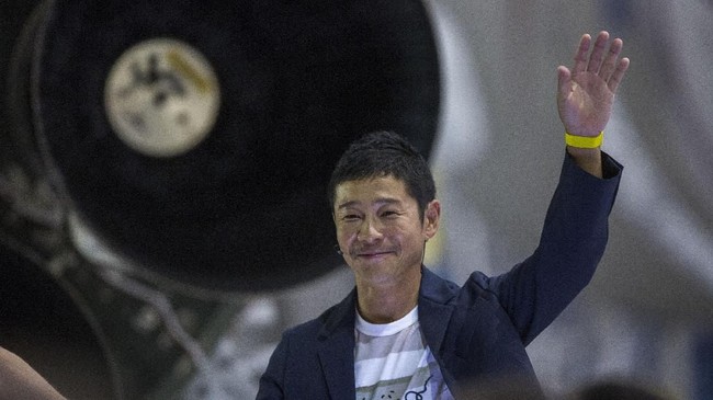 Miliarder Yusaku Maezawa mulai menjalani serangkaian latihan bertahan hidup sebelum mulai menjalankan misi plesir ke Bulan.