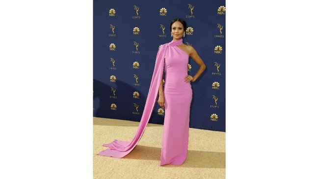 FOTO: Tampilan Selebriti Terbaik dalam Emmy Awards 2018