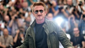 img-title Sean Penn Rilis Dokumenter Perang Rusia-Ukraina di Berlin Film Fest