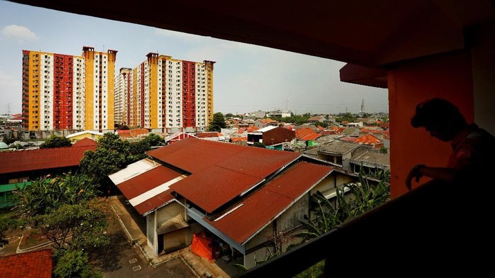 Suasana gedung bertingkat di Kawasan Jakarta, Selasa (19/8/2018). Pemerintah menetapkan pertumbuhan ekonomi di 2019 sebesar 5,3% yang didasarkan dengan outlookpertumbuhan di 2017 yang sebesar 5,2%. (CNBC Indonesia/Andrean Kristianto)