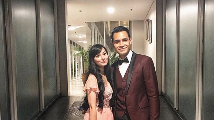Jonas Rivanno dan Asmirandah
