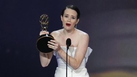 'Ratu Elizabeth II' Bawa Pulang Piala Emmy Awards 2018