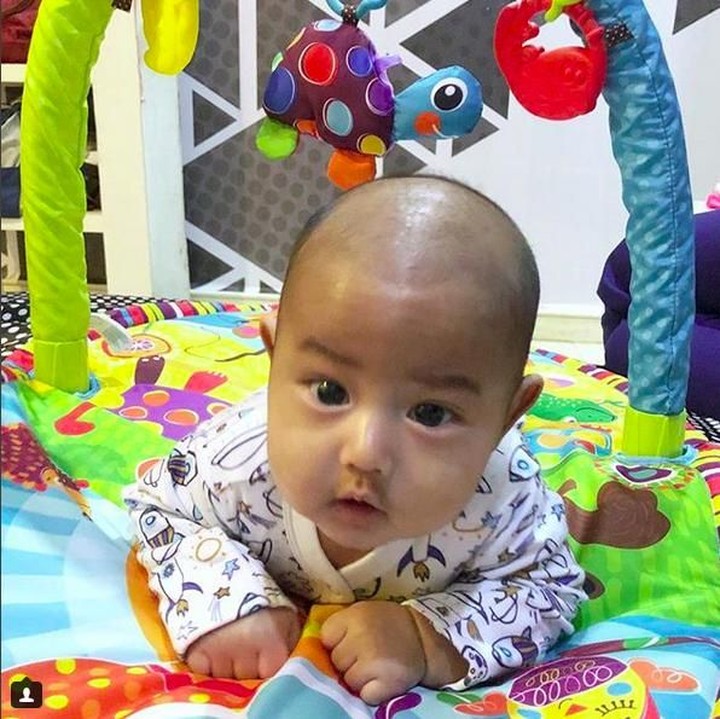 <p>Ini foto Alfie saat berumur 3 bulan. Sekarang umur Alfie 5 bulan, Bun. (Foto: Instagram @ririndwiariyanti)</p>