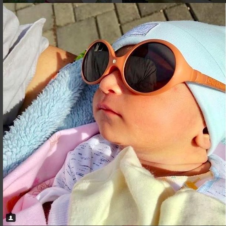 <p>Lagi berjemur, keren kan gayaku, Bun? Foto: Instagram @babymargaretha1)</p>