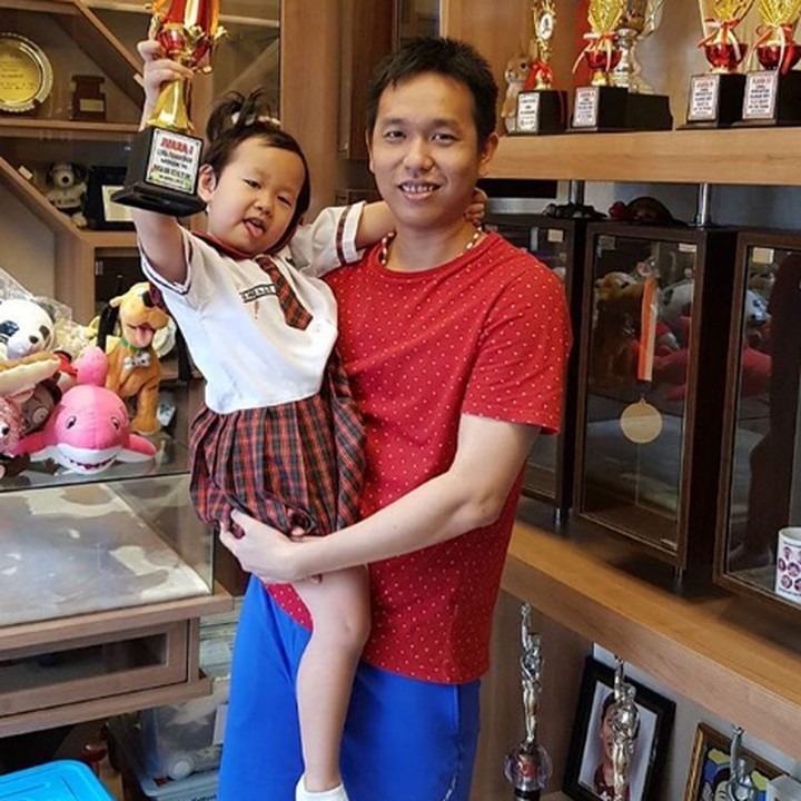 <p>Wah keren banget nih Richelle menang lomba, papa Hendra bangganya bukan main ya! [Foto: Instagram @hendrasansan]</p>