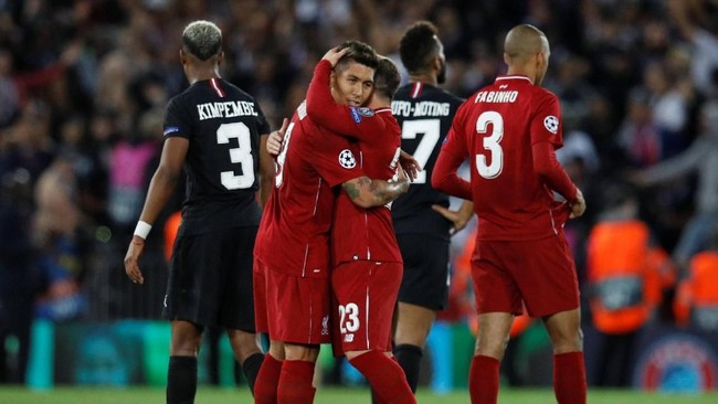 Aksi Mohamed Salah membanting botol saat Roberto Firmino mencetak gol kemenangan Liverpool di Liga Champions jadi hal yang disoroti.