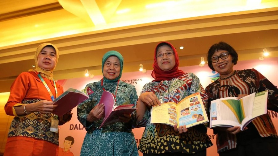 3 Alasan Pentingnya Bunda Punya Buku KIA