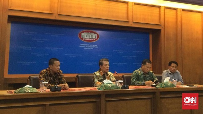 Baru saja dibebaskan dari penyanderaan Abu Sayyaf di Filipina, seorang warga negara Indonesia harus langsung menghadapi kebingungan akan masa depannya.