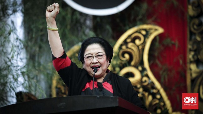 Megawati Soekarnoputri dan Puan Maharani kompak memberi arahan, agar seluruh kader partai tersebut memenangkan Bacapres Ganjar Pranowo di Pilpres 2024.