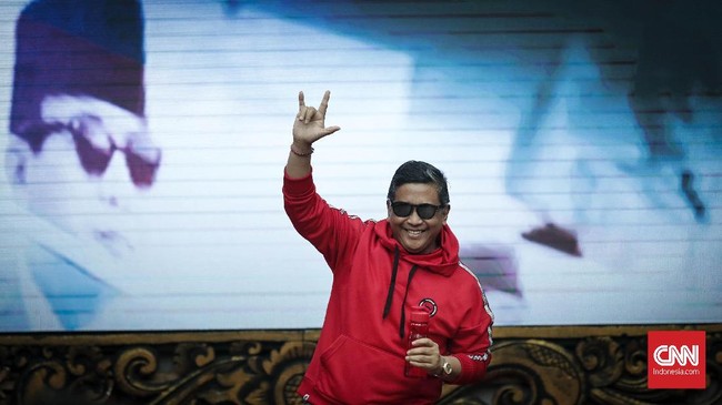 Kerap berstrategi playing victim dan tak tulus dalam berpolitik, Sandiaga Uno disebut wajar mendapatkan respons berupa #sandiwara uno dari warganet.