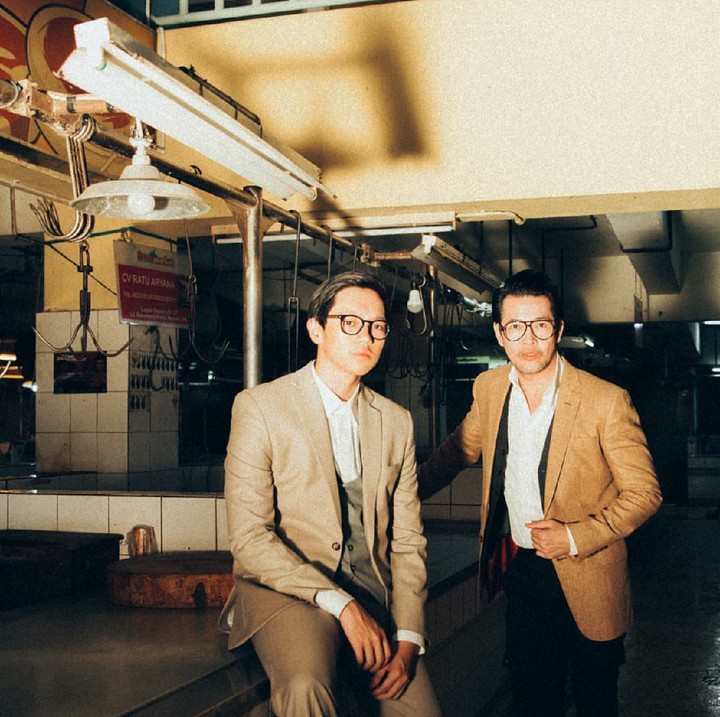 <p>Ferry Salim juga nggak pernah canggung berpose bareng anak lelakinya, Brandon. (Foto: Instagram/ferrysal1m)</p>