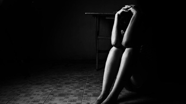 Siswi sekolah dasar (SD) berusia 13 tahun di Baubau, Sulawesi Tenggara, yang diduga menjadi korban pemerkosaan oleh 26 orang pria, putus sekolah akibat malu.