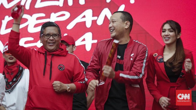Timses Jokowi-Ma'ruf akan memakai strategi khusus untuk mencapai target 75 persen suara di Jawa Timur. Mereka tak khawatir dengan pergerakan kubu Prabowo-Sandi.