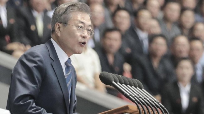 Presiden Korea Selatan, Moon Jae In menyampaikan puji-pujian kepada Pemimpin Korea Utara, Kim Jong Un dalam pidatonya di sidang PBB.