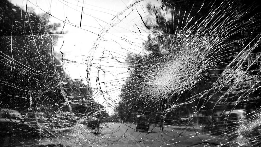 Misteri Kecelakaan Maut di Mamuju: Pemotor Tewas Ditabrak Brimob!