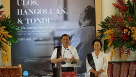 Kain Ulos Bisa Bantu Danau Toba Jadi UNESCO Global Geopark