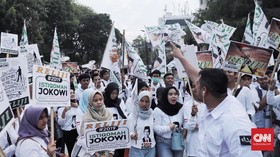 Jokowi dan Ribuan Relawan Panjatkan Doa di Tugu Proklamasi