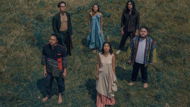 Album kedua Barasuara ini tak terasa membara seperti yang diharapkan, setelah rilisan 'Taifun' pada 2015 sebagai debut Iga Massardi dan kawan-kawan.