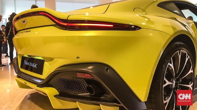 Menurut pengakuan importir, menjual mobil mewah 3.000 cc ke atas memang tidak pernah mudah.