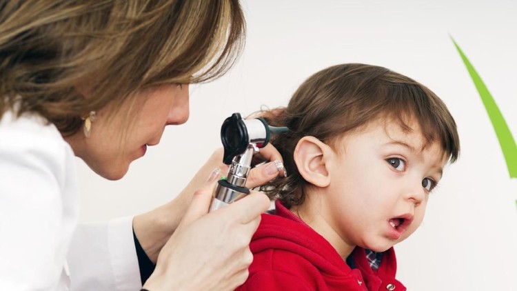 Telinga-hidung-tenggorokan seringkali diabaikan jika anak dirasa tidak ada masalah, padahal penting lho ajak anak rutin memeriksakannya walaupun tidak sakit.