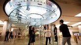 FOTO: Melihat Suasana Penjualan Perdana iPhone XS dan XS Max Apple secara resmi mulai menjual iPhone XS dan XS serta Apple Watch 4 di 30 negara. Antrian fanboy di beberapa negara mewarnai kemunculan iPhone baru.