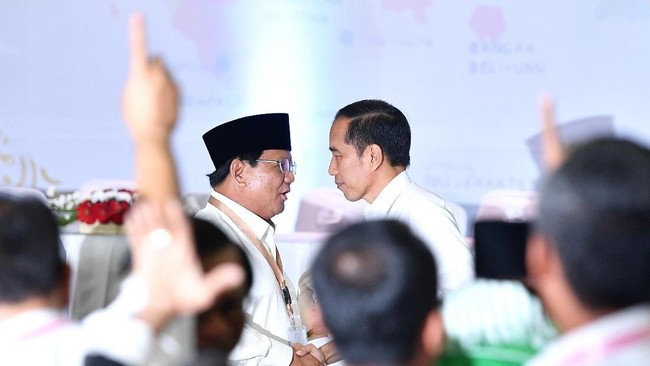 Gejala politik olok-olok itu terlihat dari kelakuan para elite politik yang cenderung saling serang dengan pernyataan menohok dan cenderung emosional.
