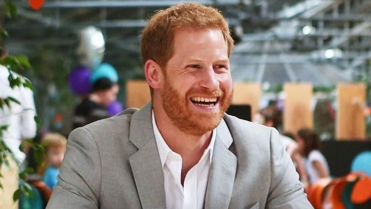 Cerita Pangeran Harry Hadapi Rasa Duka Saat Kehilangan Sang Ibu Pangeran Harry berbagi sedikit tips pada seorang anak dalam menghadapi rasa sedih ketika kehilangan salah satu orang tuanya.