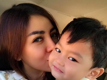 So Sweet! Kebersamaan Bella Shofie dengan Anak-anak