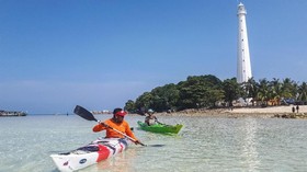 Mengarungi Lautan dengan Kayak