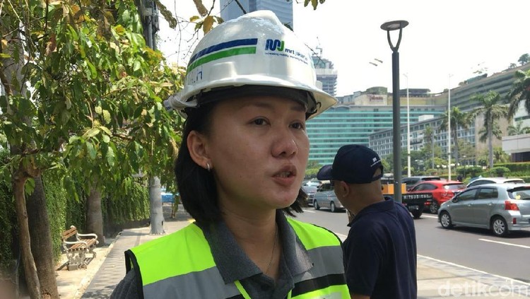Mengenal 2 Srikandi Hebat di Balik Pembangunan MRT Jakarta Bunda, di balik pembangunan MRT Jakarta, ada sosok Silvia Halim dan Tengku Alia Sandra. Kenal lebih dekat yuk, pada sosok dua perempuan hebat itu.