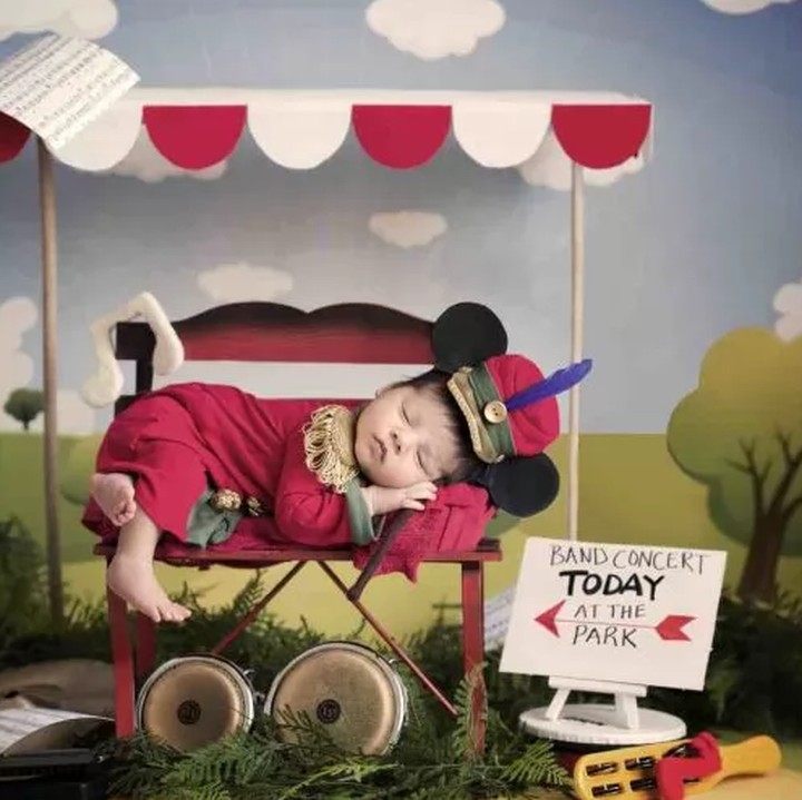 Kalau bayi yang satu ini memakai kostum Mickey Mouse di kartunnya yang berjudul '<em>The Band Concert</em>'. Kartun Mickey Mouse pertama yang berwarna. (Foto: Karen Marie via Babble)