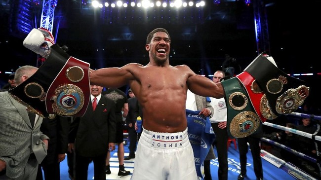 FOTO : Anthony Joshua Menang TKO Atas Alexander Povetkin